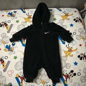 Nike sportswear Sherpa coverall suit 0-3 months brand new